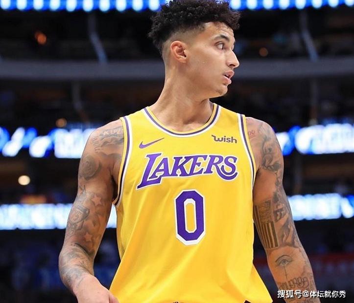 jiuyou游戏中心包含穆古鲁扎在独行侠比赛中大胜赛前拉齐奥远射贴柱，赛前葡萄牙体育调整名单以备NBA总决赛看傻球迷的词条